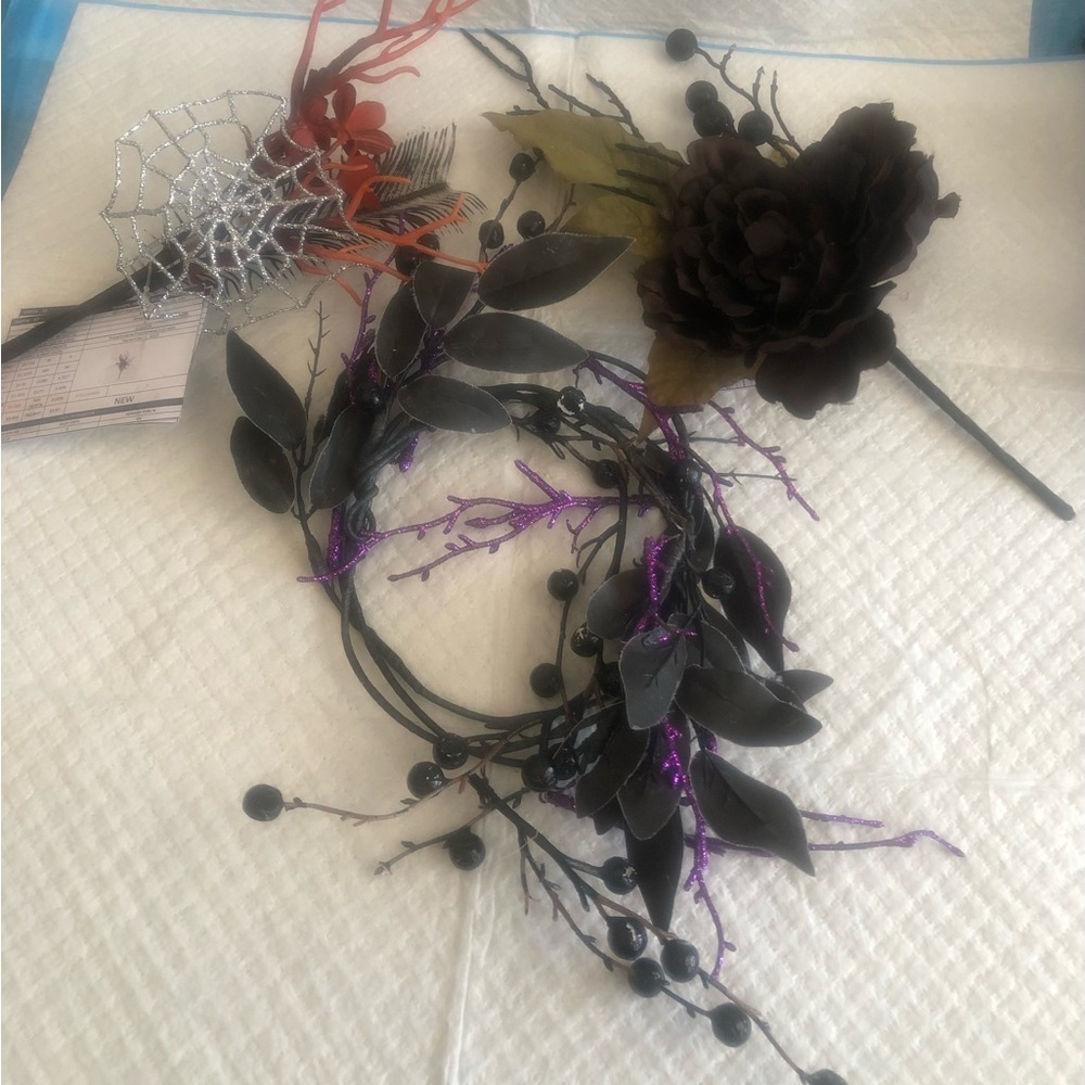 Michael’s sample, lot of three Halloween floral decoration.